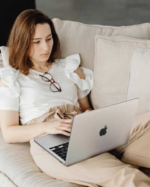 ETUI CASE MACBOOK AIR 15" M2 2023 PRZEZROCZYSTE NAKŁADKA NA KLAWIATURĘ EU/UK