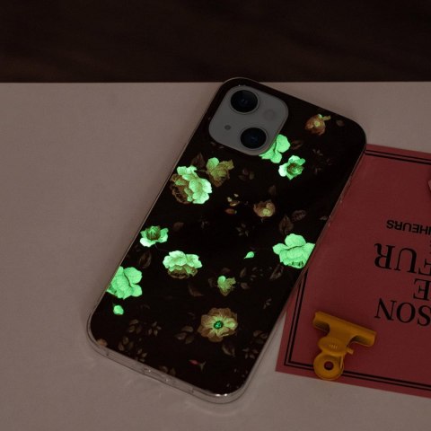 ETUI APPLE IPHONE 13 SILIKONOWY W KWIATY ŚWIECĄCE W CIEMNOŚCI A2482 A2631 ETUI APPLE IPHONE 13 SILIKONOWY W KWIATY ŚWIECĄCE W CIEMNOŚCI A2482 A2631